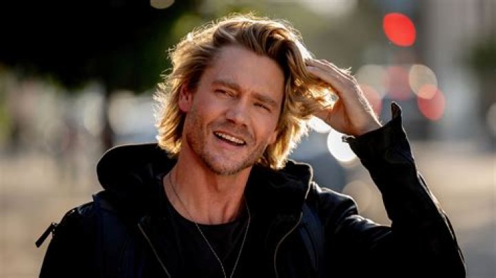 Chad Michael Murray Talks Too Close For Christmas & Being A Dad Hollywood Life |